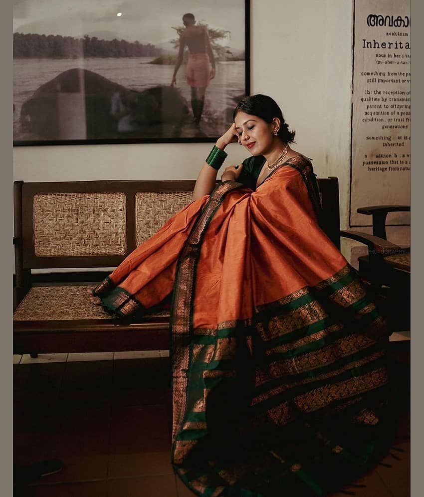 fab woven Art Silk Woven Design Banarasi saree With Unstitched Blouse Piece ( Orange )