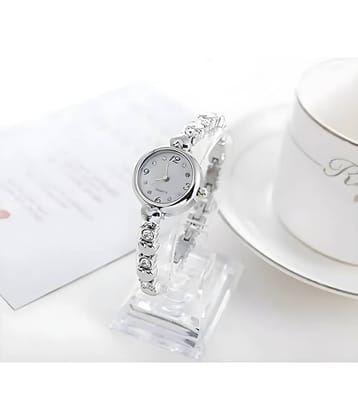 DECLASSE Silver Metal Analog Womens Watch