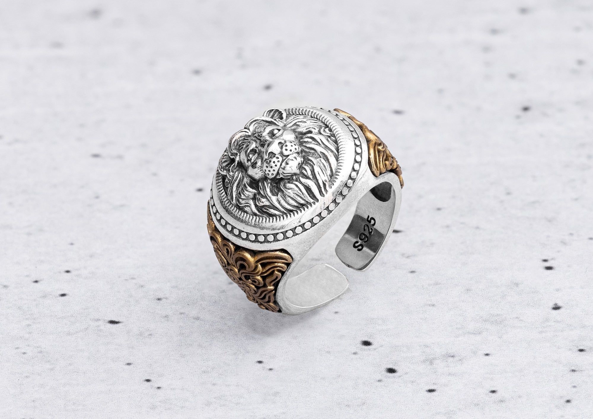 King Of The Jungle Ring