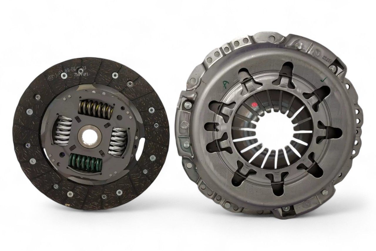 Luk Clutch Set (Disc+Pressure Plate) AV535498