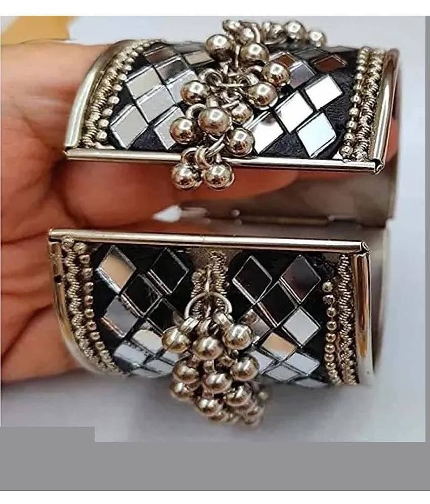 Samridhi DC Silver Cuff ( Pack of 1 )