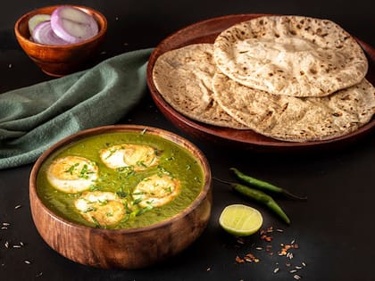 Egg Palak Curry & Roti Meal - High Protein