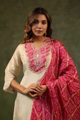 Lateef Rania Ivory Kurta Pant and Dupatta Set-S / Gold / Gold