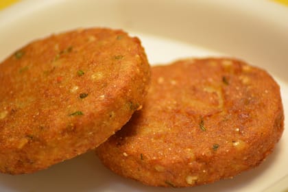 Millet (foxtail & jowar) tikki