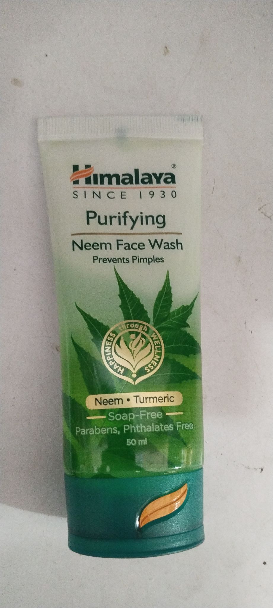 Himalaya Purifying Neem face wash 