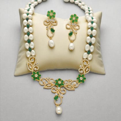 The Zuliya Pearl Necklace Set