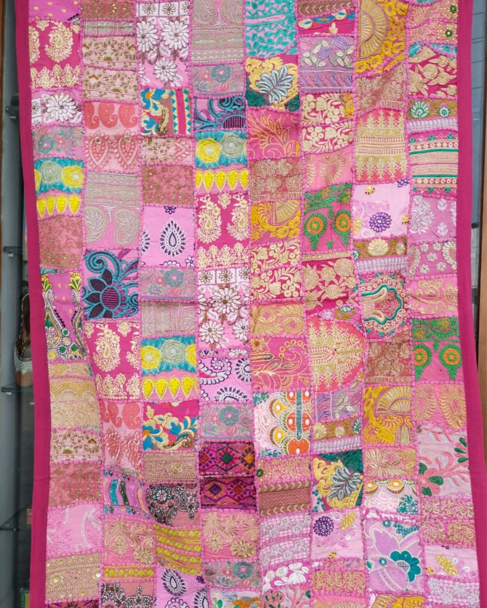 Khamma Ghani Kambadiya Bubbly Pink Wall Hanging Table Cloth