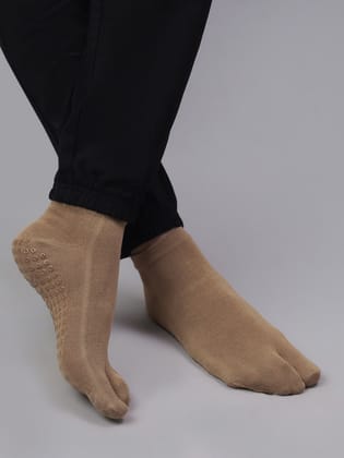 Pilates - Unisex Two-Toe Grip Socks – Anti-Slip Socks for Yoga, Pilates - Beige