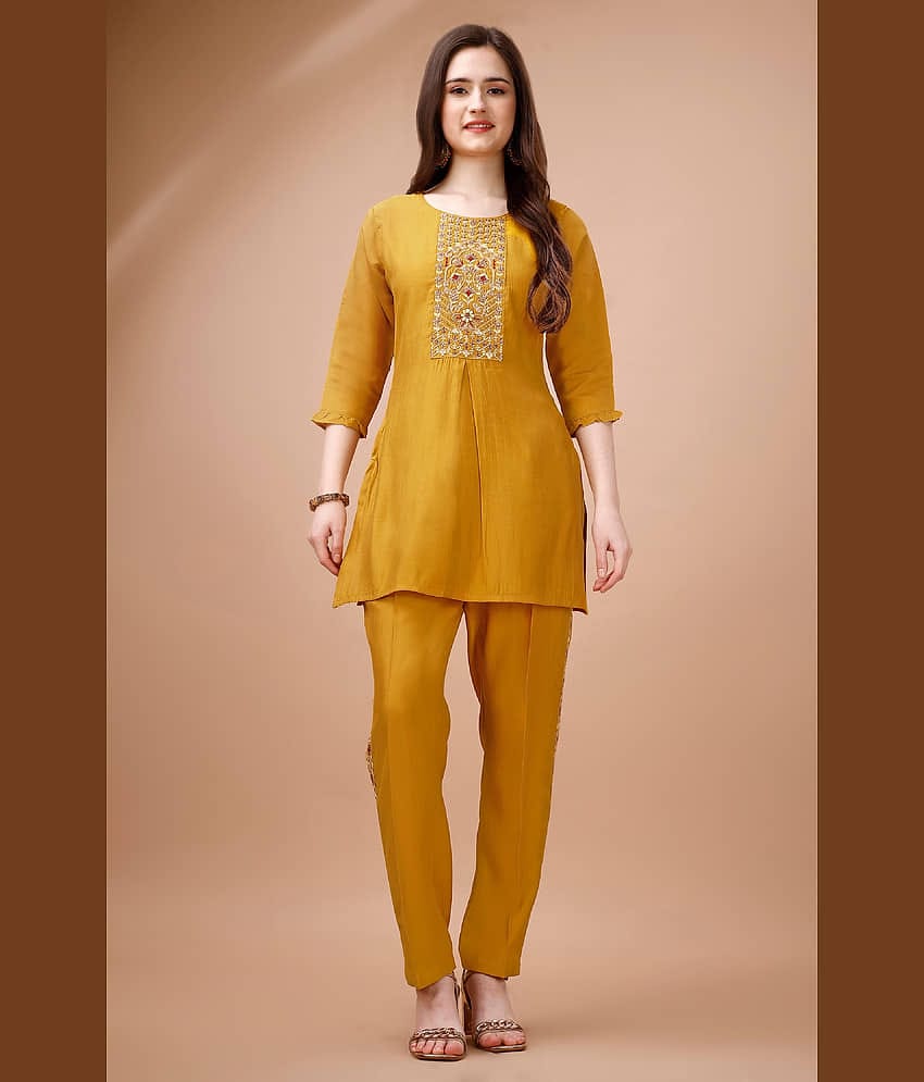 MOJILAA Women Embroidered Tunic With Trousers Co-Ord Set ( Rust )