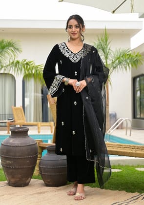 Embroidered Black Velvet Kurta Pant Dupatta Set-S