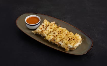 Baked Classic Veggie Cheesemo (6 Pcs)