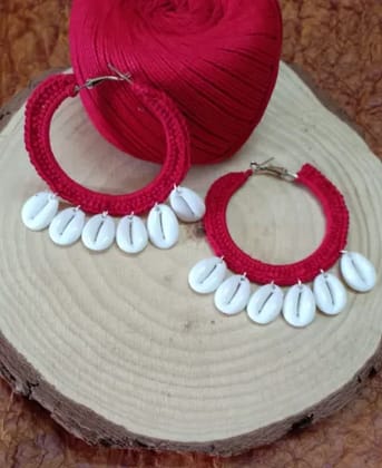 Crochet thread with kowari.