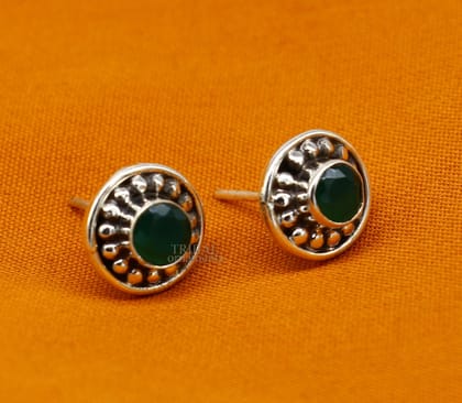 Single green stone Flower design handmade 925 sterling silver stud earring, best daily use vintage style jewelry from India ear1194