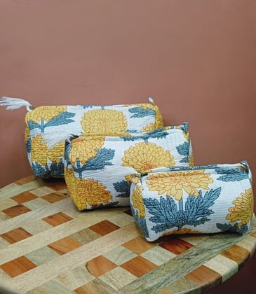 Set of 3 cosmetic bag/pouches with waterproof lining