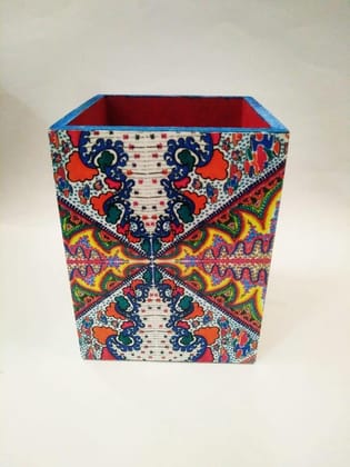 The Story of Waves ' Pen Stand The Story of Waves ' Pen Stand