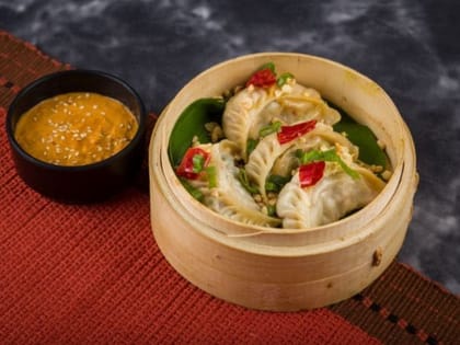 Classic Veg Momos Steamed(6 Pcs)