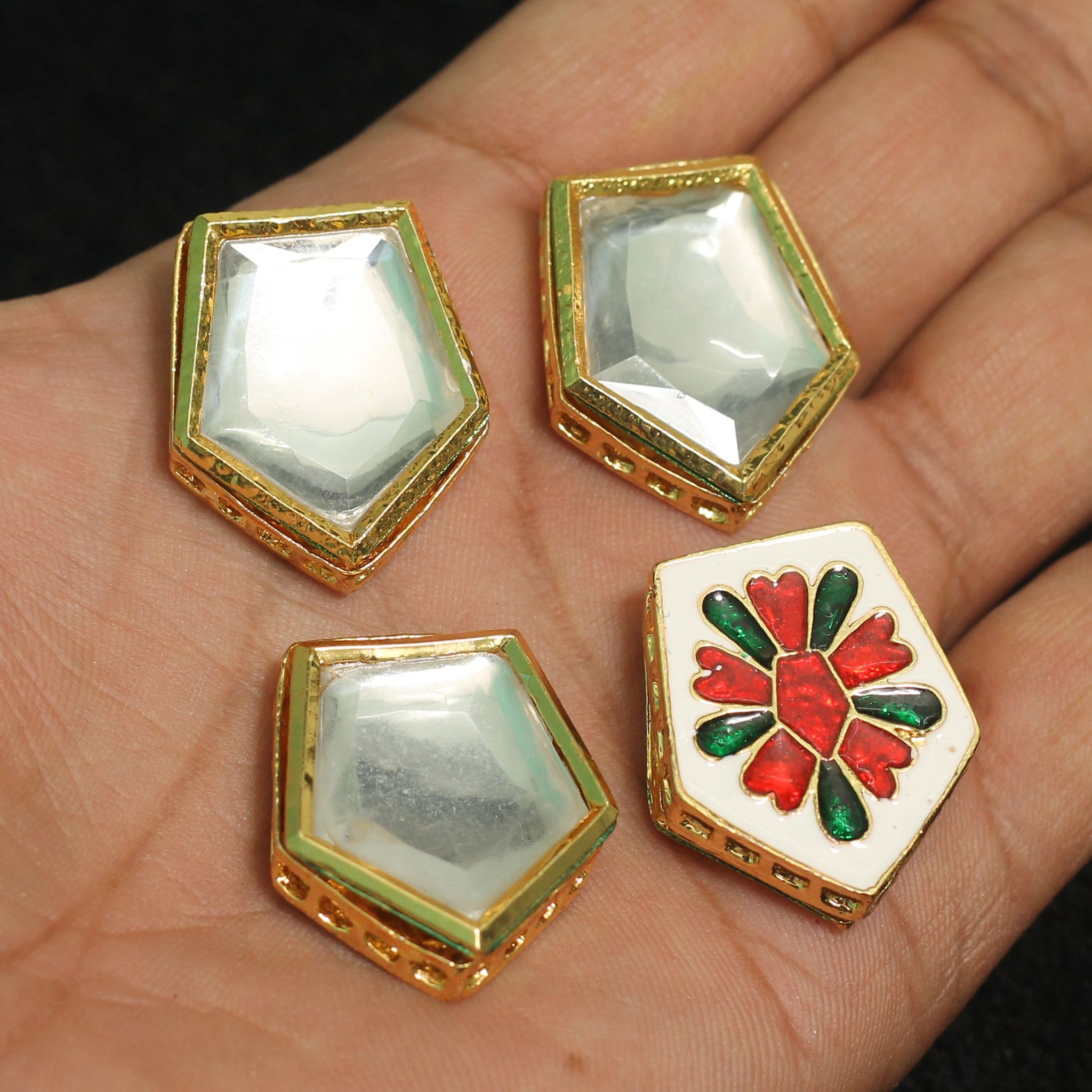 4 Pcs, 23x29mm, Kundan Connectors Golden-Golden / Kundan