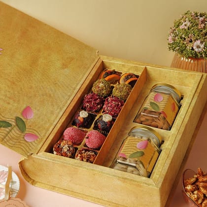 Lotus Book Hamper