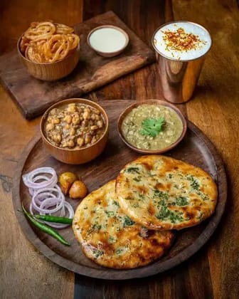 Amritsari Aloo Kulcha Thali