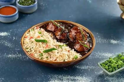 Veg Fried Rice With Manchurian