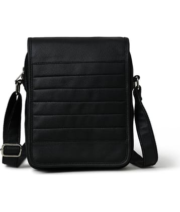 MATRICE - Black Solid Messenger Bag