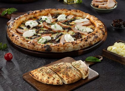 Naples - Pizza Pollo(4 Slice) + Mini Garlic Bread