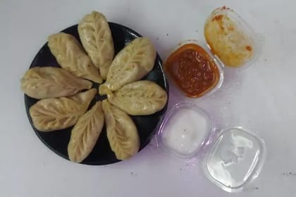 Veg Paneer Steamed Momos