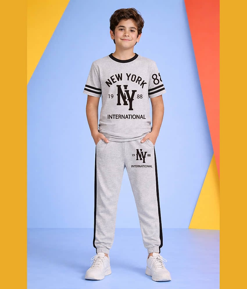 Trampoline Boys Cotton Blend T-Shirt & Trackpants Set ( Grey , Pack of 1 )