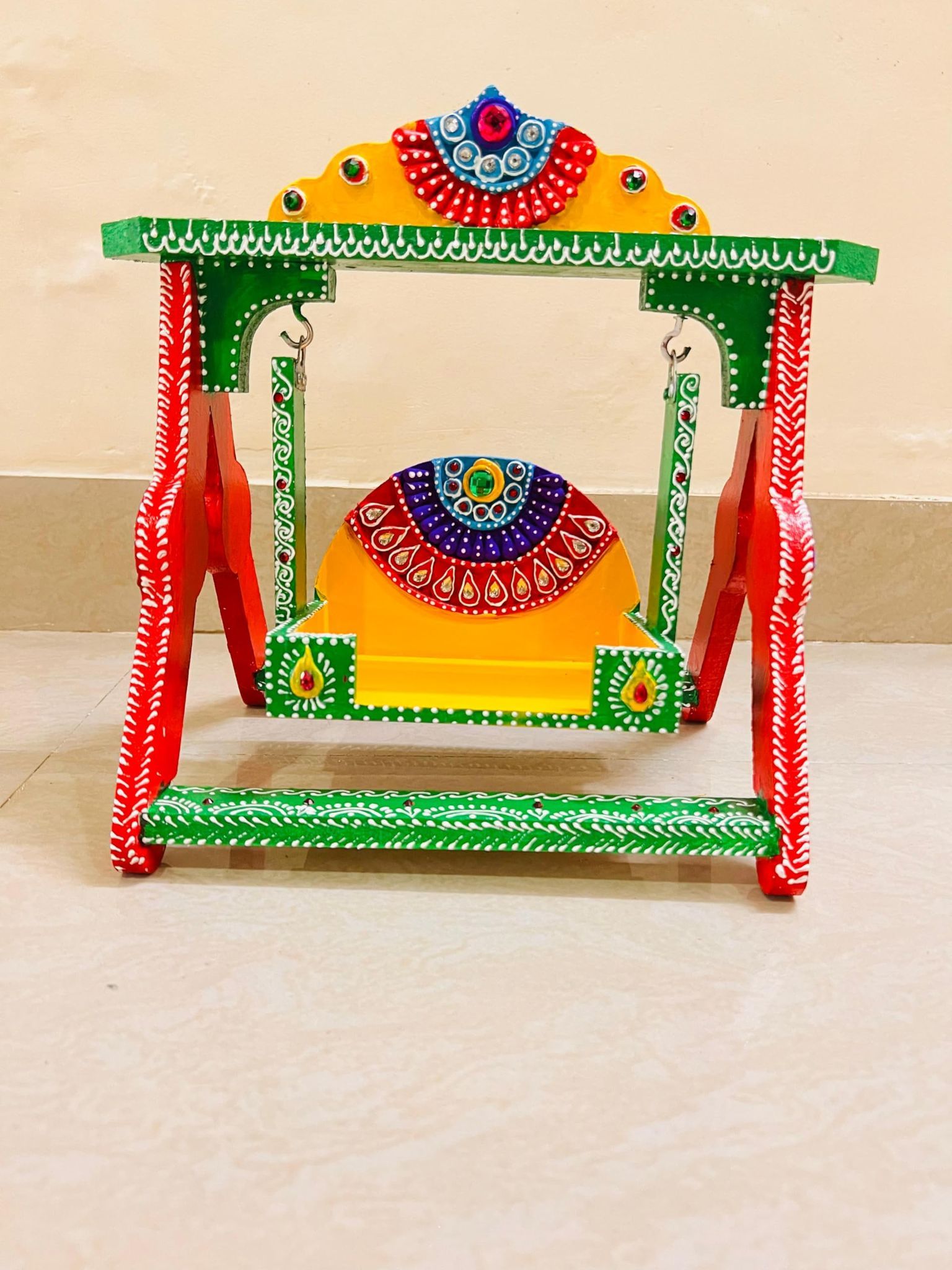 JHULA - Triangle Design