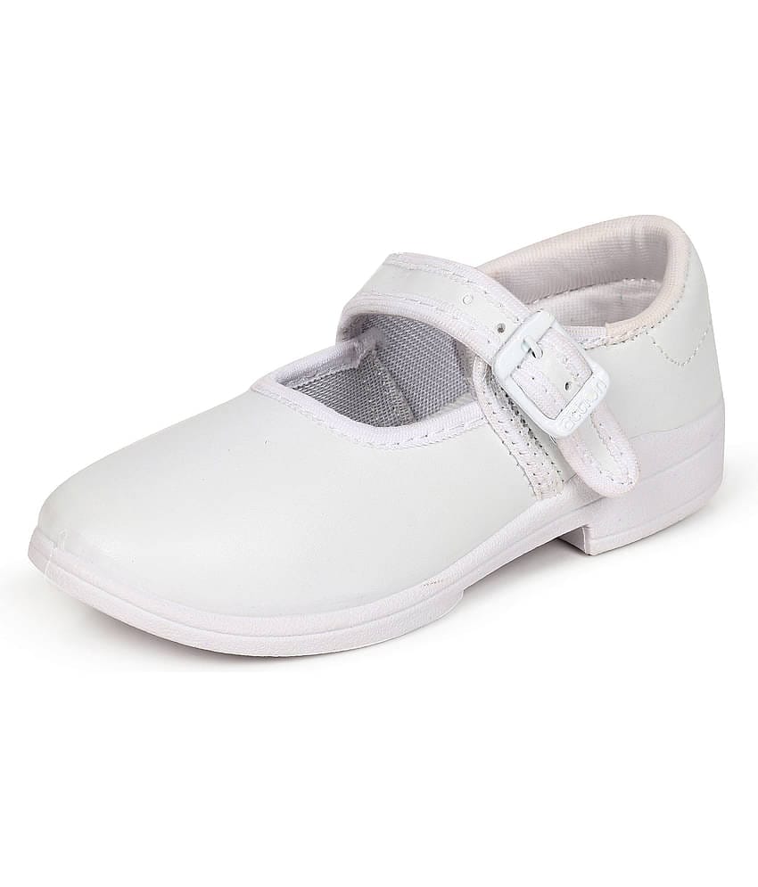Action - White Girl's School Shoes ( 1 Pair )