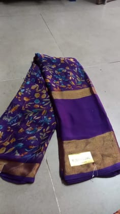 Elegant Floral Printed Saree with Blouse Piece Elegant Floral Printed Saree with Blouse Piece