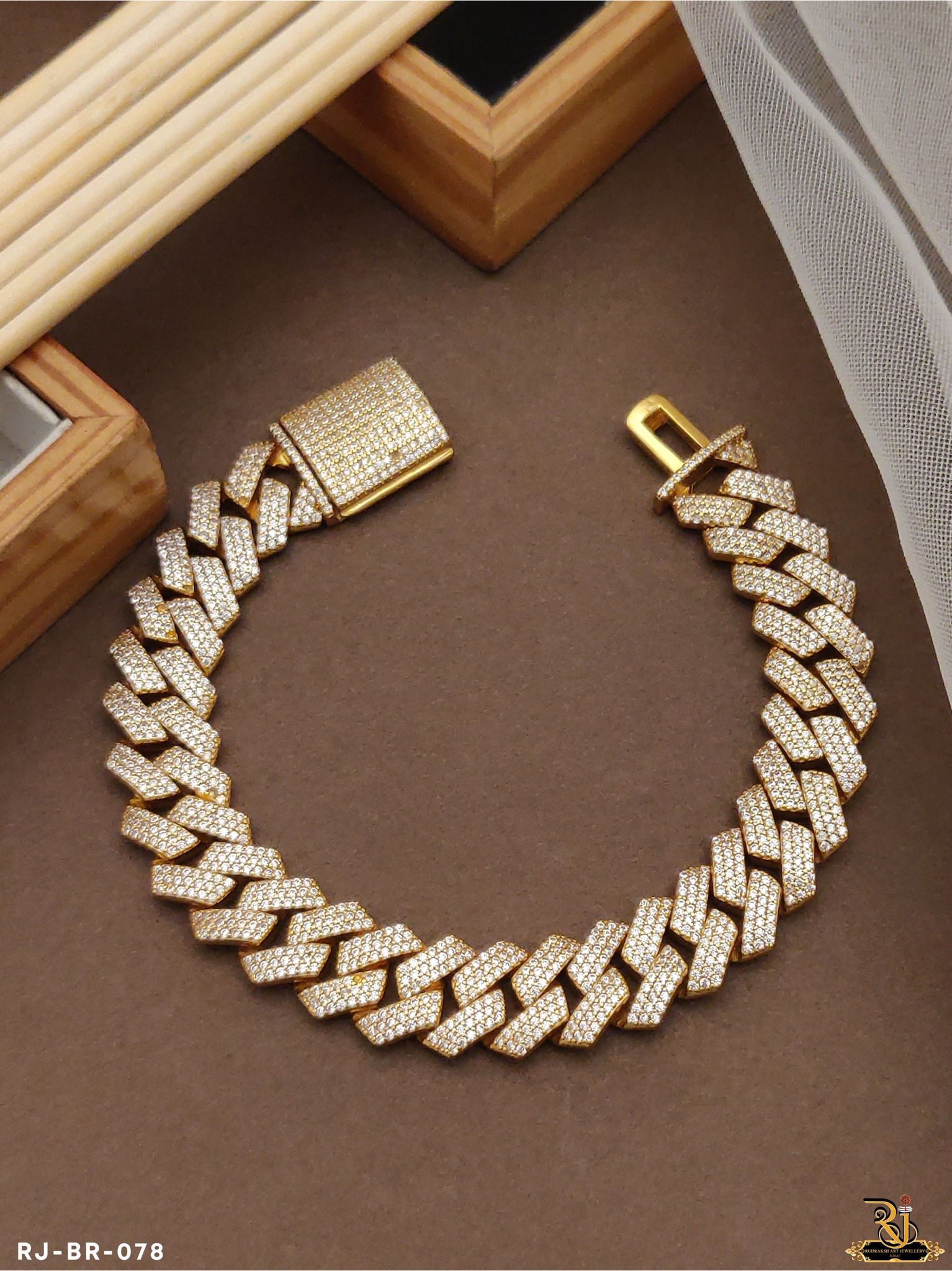 Classy Cuban Bracelet for Men-4 BR-078-8 inch