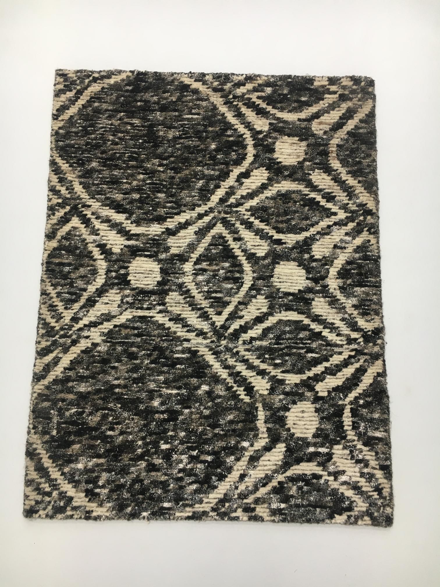 Hand-Knotted Wool & Bamboo Silk Rug 2x3 ft | Modern Geometric Design, Black & Ivory