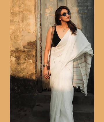 SARADA HANDLOOM Cotton Woven Saree With Unstitched Blouse Piece ( White )