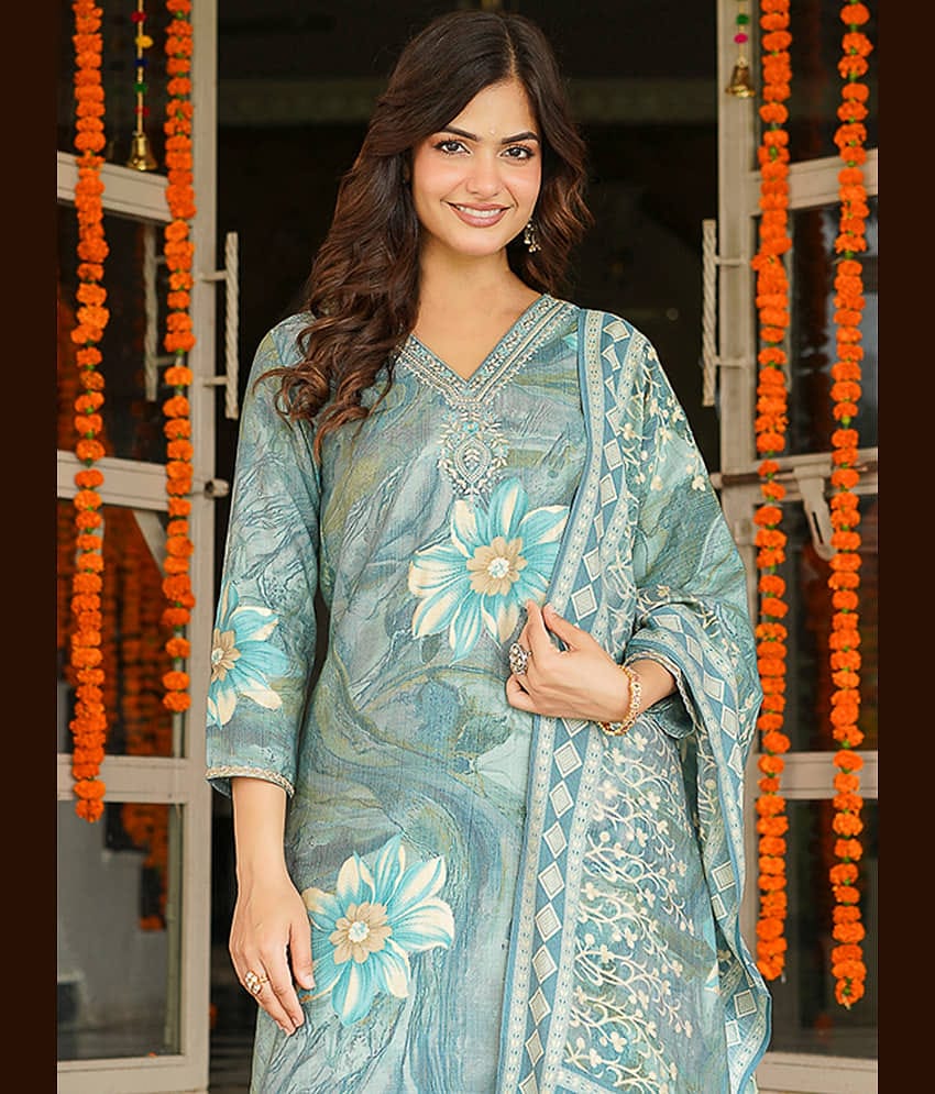 Vaamsi Women Viscose Embroidered Straight Kurti With Pants ( Blue )