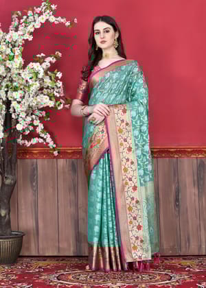 Yavira silk Women's Green Handwoven Cotton Blend Saree