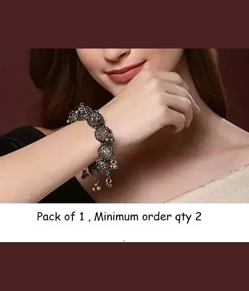 Samridhi DC Silver Bangle ( Pack of 1 )
