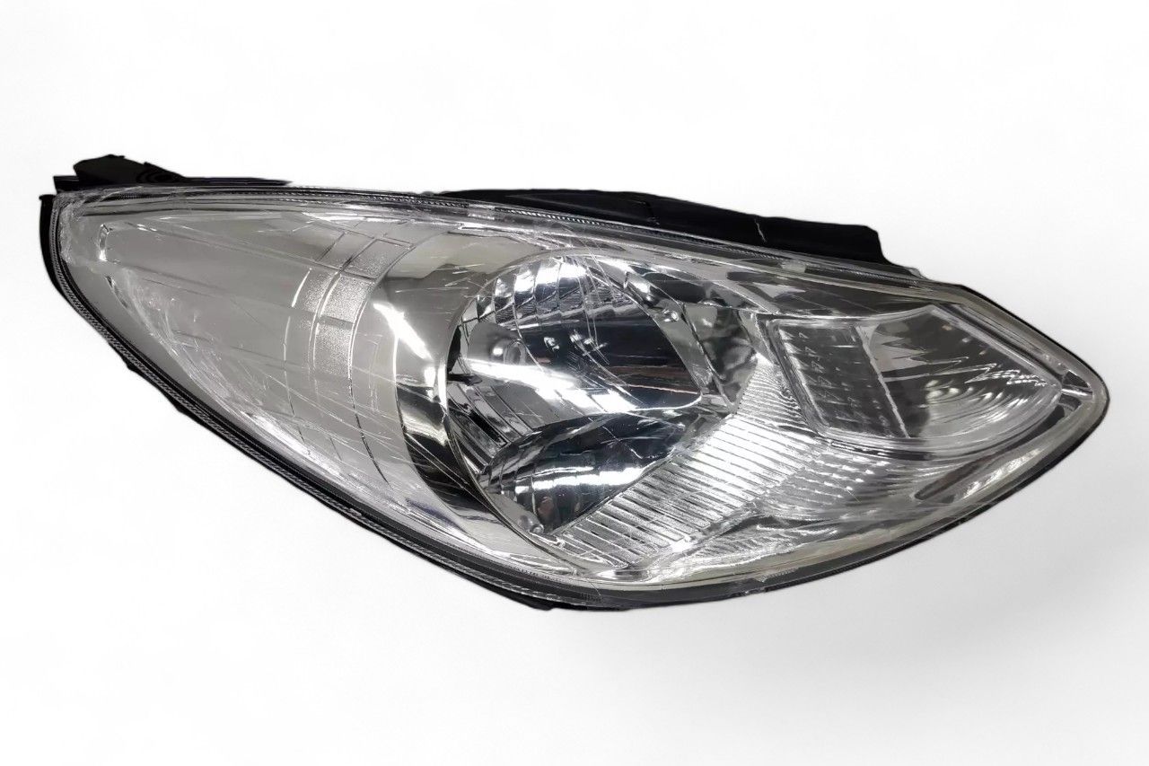 Lumax Head Lamp - RH AV371807