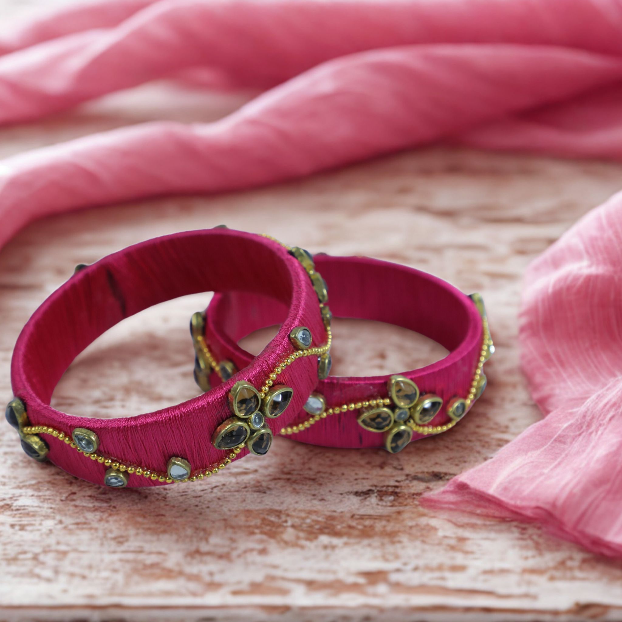  Silk Thread Bangles [9X8X9cm]