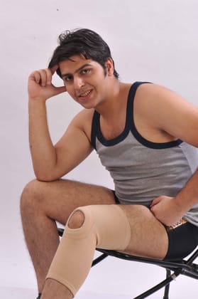 TUBULAR KNEE SUPPORT (PATELLA OPEN) - 4 WAY GREY   OP 3 Size  XL