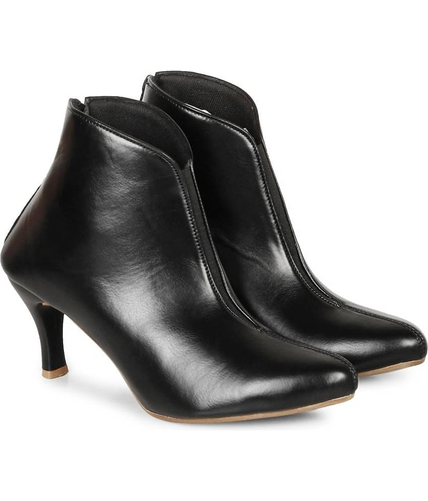 Commander - Black Women's Pumps Boots