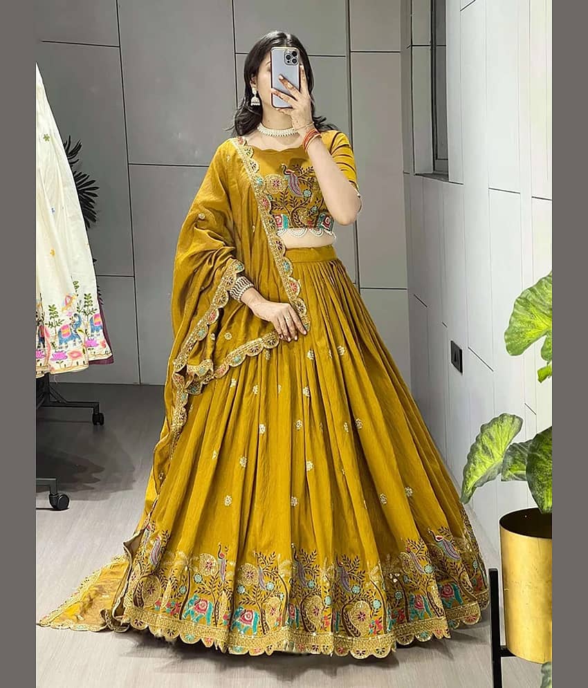 piludi Women's Silk Semi Stitched Flared Lehenga Choli