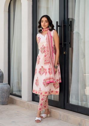 Pink Floral Printed Cotton Straight Fit Kurta Pant Set-M