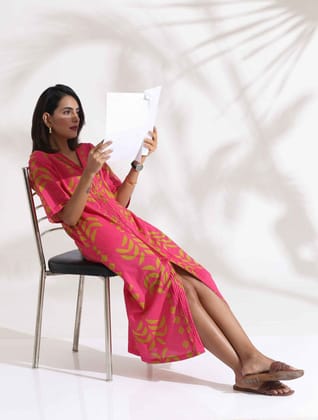 trueBrowns Pink Cotton Print pleated Dress - Pink  (L)