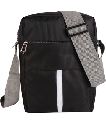 Nice Purse Black Colorblocked Messenger Bag