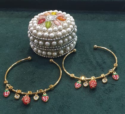 Anti Tarnish Magnatic Bracelets.c