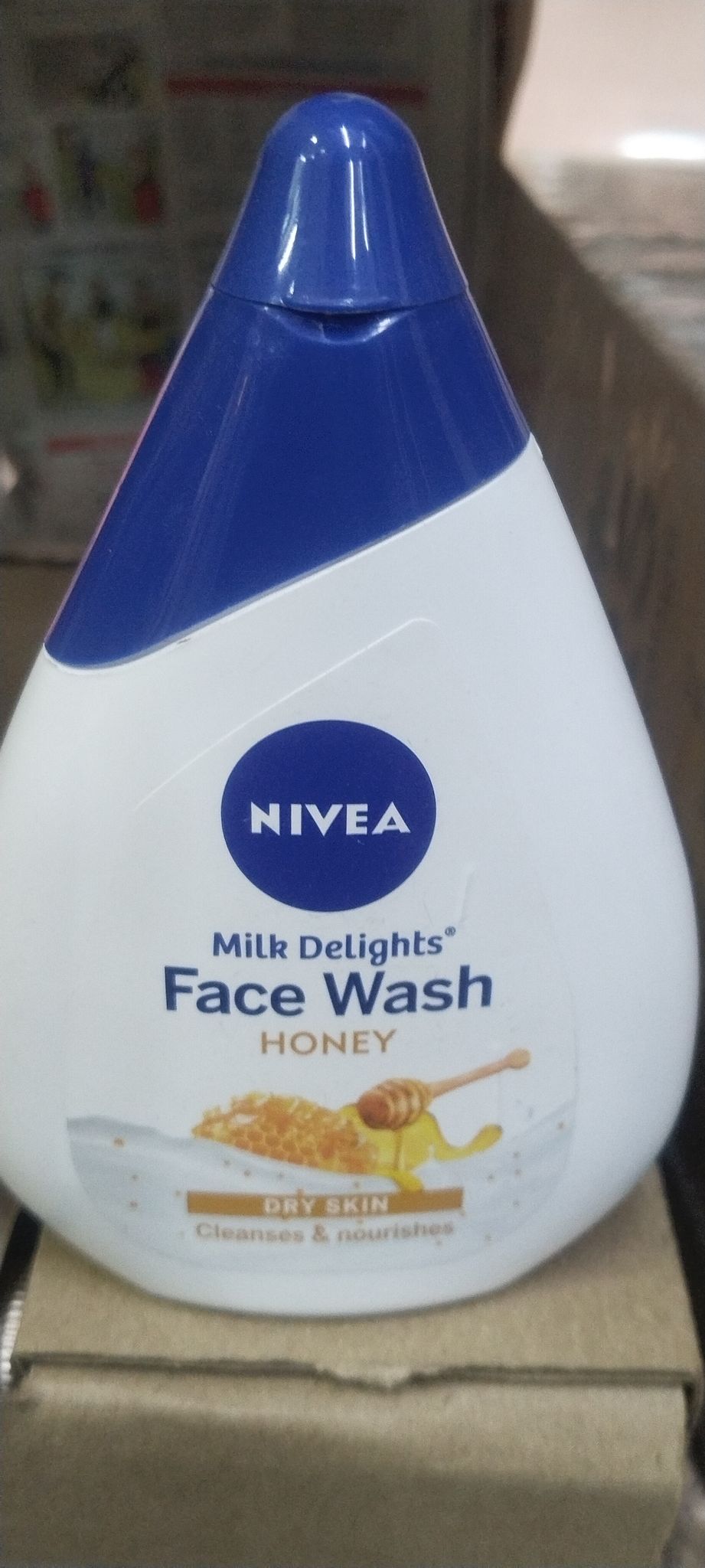 Nivea milk delights Face wash Honey 