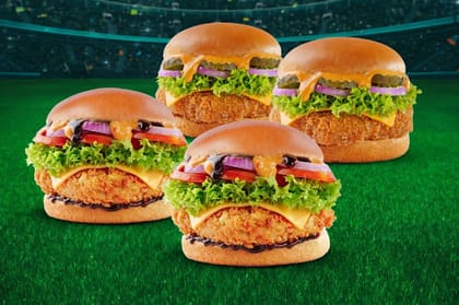 2 Mexican Cheese Chicken Burgers + 2 BBQ Chicken Burgers