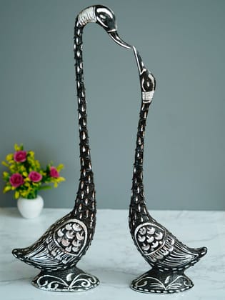 Black Metal Kissing Swan Couple Decorative showpiece