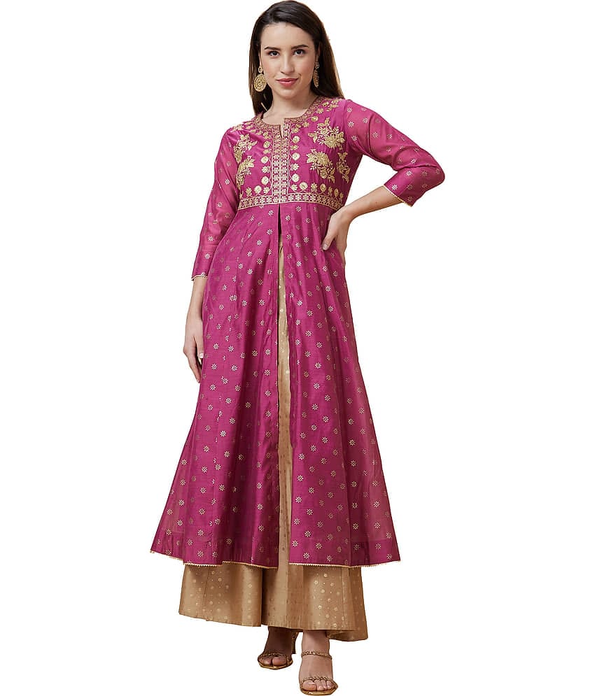 Globus Viscose Embroidered Front Slit Women's Kurti - Pink ( Pack of 1 )